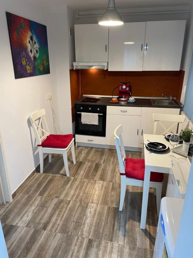 Kreation Rainbow Apartment Cluj-Napoca Exterior photo